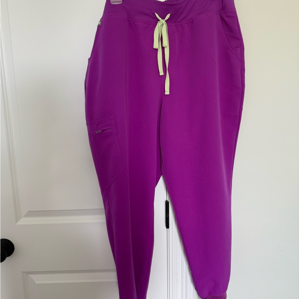 Figs Women's Vibrant Purple Jogger Pants